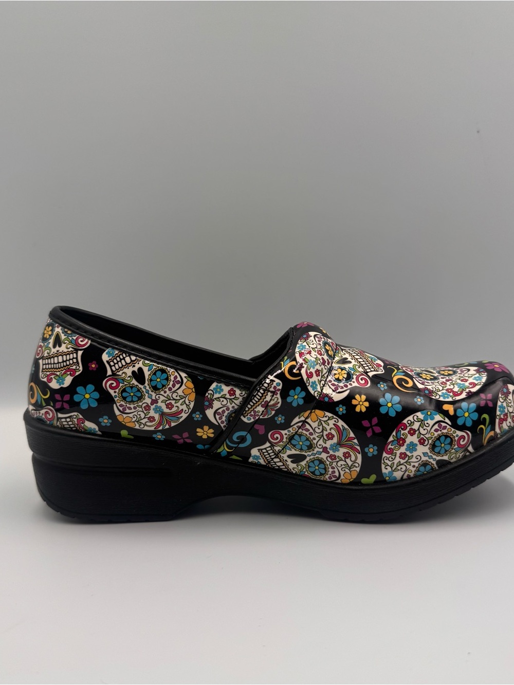Spring Step Black Sugar Skull Floral Slip-On Professional Nursing Clogs Size 7 - Picture 2 of 5